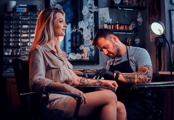 Sezonowość w branży tatuatorskiej
